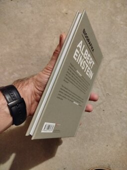 Biografika Einstein - 4