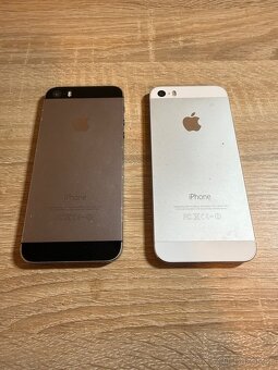 Prodám 2× iPhone 5s 32 GB (bílý + černý) - 4