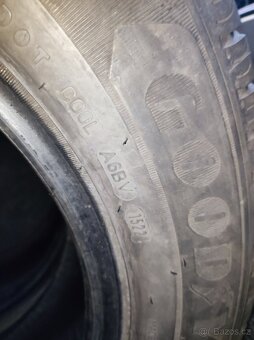 2x pneu Goodyear Efficient grip 215/65/16 C - 4