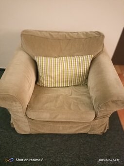2 dvoumístné sedačky+křeslo Ektorp Ikea - 4