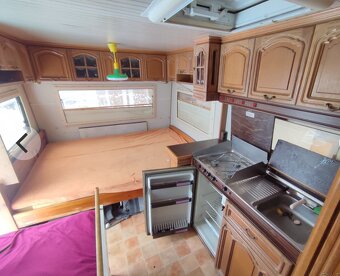 Karavan Hobby 520 + uzavíratelný předstan - 4
