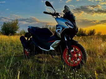 Aprilia SR GT 125, 2022, naj. 3.800 km - 4