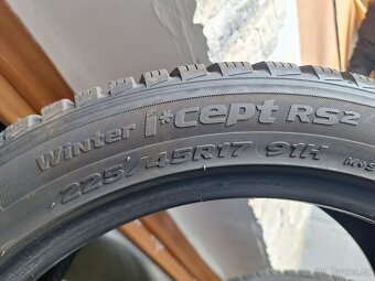 Prodám zimní pneu 225/45/17 Hankook ,  a Continental - 4