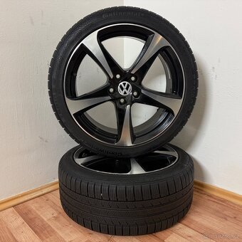 MERCEDES GLA AMG 5x112 R19 ET43,5+ZIMNÍ 235/45R19 8mm - 4