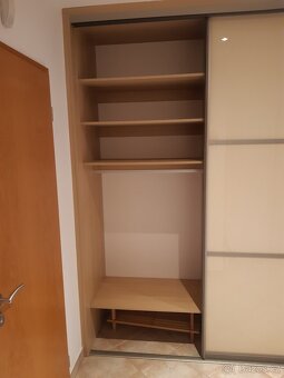 Šatní skříň 244 cm výška , šířka 274cm, hloubka 50cm - 4