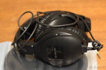 sluchátka Sennheiser HD 300 PRO - 4