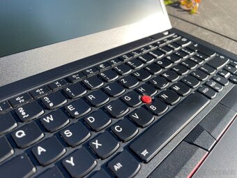 tenké Lenovo ThinkPad X13 - výkonné CPU, 16GB RAM, 2GB VGA - 4