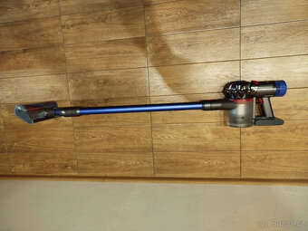 Vysavači značky Dyson V7 - 4
