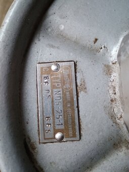 OLEJOVÁ NÁDRŽ POSILOVAČE ŘÍZENÍ ZETOR - 4