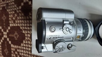 Minolta Dimage 7 - sleva - 4