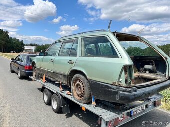 Mercedes Benz w124 250D díly - 4