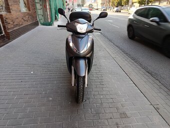 Honda SH 300i - 4