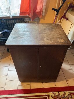 Šicí stroj Lada 77 - 4