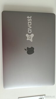Prodám MacBook Pro (13-inch, 2018, Four Thunderbolt 3 Ports) - 4