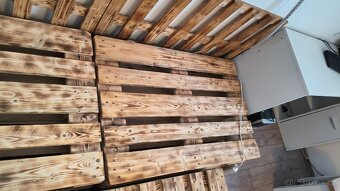 Prodám bytelnou paletovou postel EUR - 4