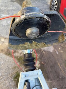 Křovinořez RIWALL - 4