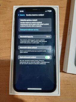 Iphone xr - 4