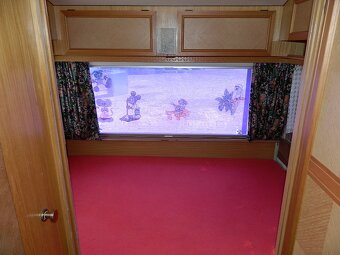 Dvouosý karavan Tabbert s přídavnou střechou - 4