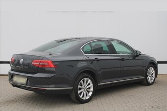 Volkswagen Passat 2.0 TDI 110kW DSG SERVIS.KN ČR (2018) - 4