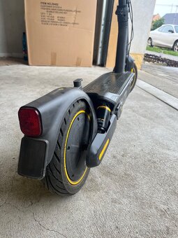 Elektrická koloběžka Ninebot by Segway KickScooter MAX G2 E - 4
