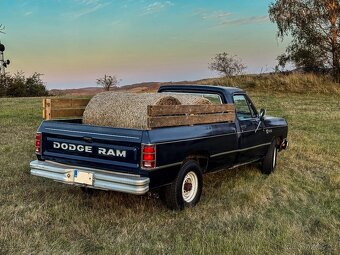 Dodge Ram D-250 1985 / 5.2l V8, Manuál, Klima - 4