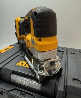 Dewalt DCS334N - Aku přímočará pila 18V - 4
