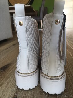 Kotníkova obuv / Polokozačky vel. 39 - 4