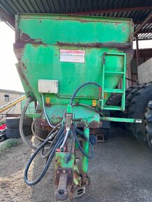 Prodej tažené rozmetadlo průmyslových hnojiv Gustrow D057 - 4