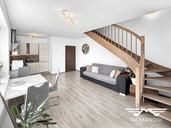Prodej bytu 3+kk, ~73 m2 se zahradou ~317m2 a 4x stáním pro - 4
