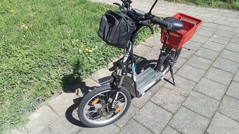 Elektrická koloběžka Perut City - 4