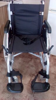 INVALIDNÍ VOZÍK-46CM-ODLEHČEN-BRZDY PRO DOPROVOD - 4