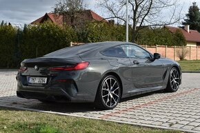 BMW 850i/390kw/v8/Čr/99tkm/top stav/mpaket/xdrive - 4