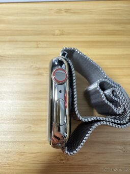 Apple Watch Series 6 44mm Stainless Steel (GPS + Cellular) - 4