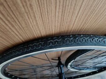Treková kola 28 náboje Shimano Deore - vše nové - 4