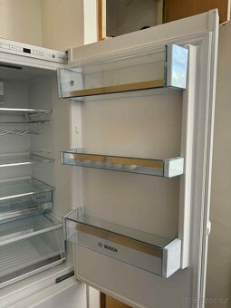 lednice BOSCH kombinovaná Serie 6 KGE368WCP - 4