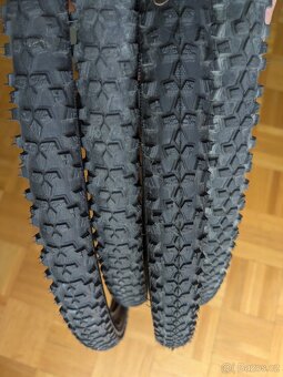 4x Schwalbe Smart Sam, 2x nové 2x téměř nové - 4