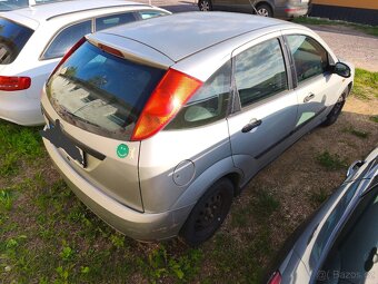 Ford Focus 1.4 benzin 55kw rok 2001 - 4
