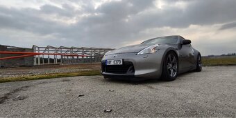 Nissan 370z - 4