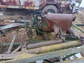 Prodám nakladač UNHZ 500 - 4