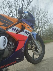 Honda CBR 125 R Repsol - 4