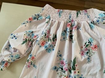 Světle růžová halenka na ramena s nabíraným rukávem, vel neu - 4
