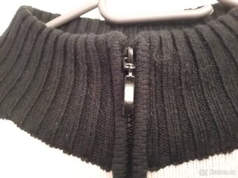 Svetr značky Adidas, velikost M. - 4