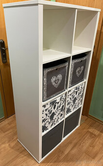 IKEA policový díl KALAX s úpravou + textilní boxy. - 4
