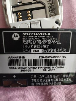 Motorola v220 zánovní - 4
