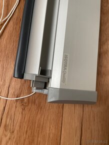 Roleta na střešní okno ISOTRA 620x1050 bílá - 4