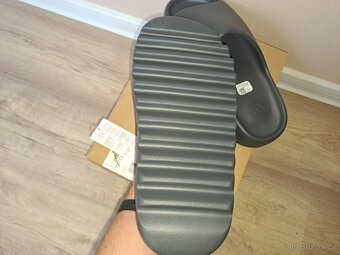 Yeezy Slide Onyx - DSWT 46 - 4