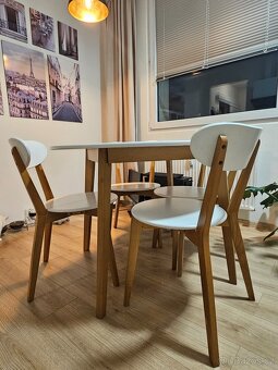 Jidelni stul + 4 židle JYSK - 4