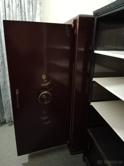 Velký masivní vintage ocelový trezor - 4