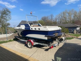 Motorový člun s motorem Volvo Penta - 4