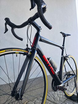 Silniční kolo BMC Teammachine SLR03 ONE Carbon 2021 - 4